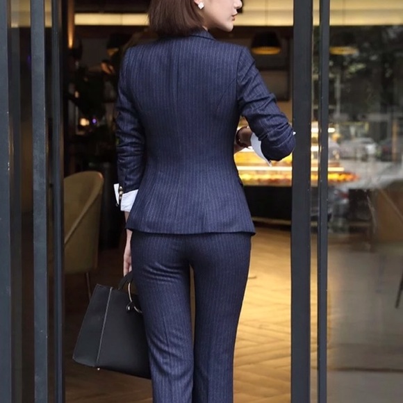 🆕Navy Pinstriped 3pc Suit with blazer/skirt/pant - Picture 3 of 4